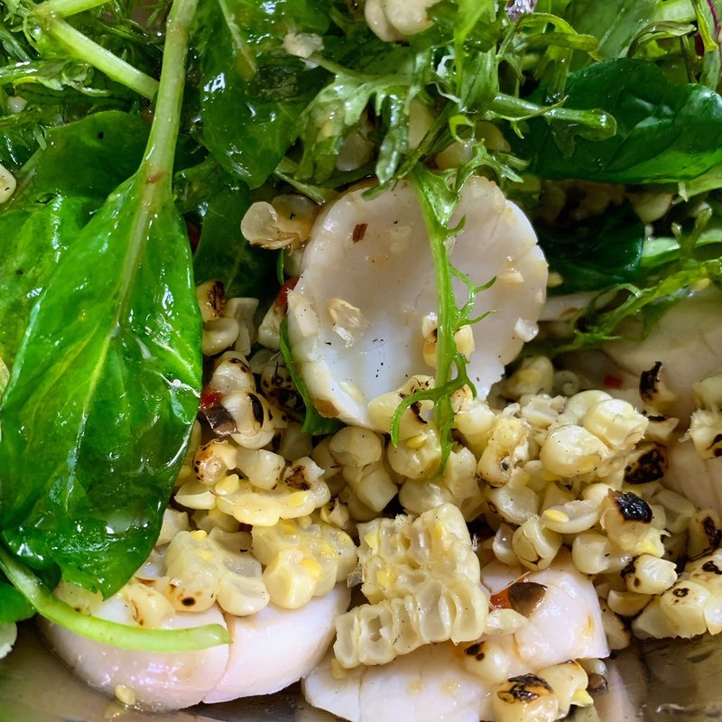 本日のおすすめ　帆立ととうもろこしのサラダ(おうちごはん わりかん)