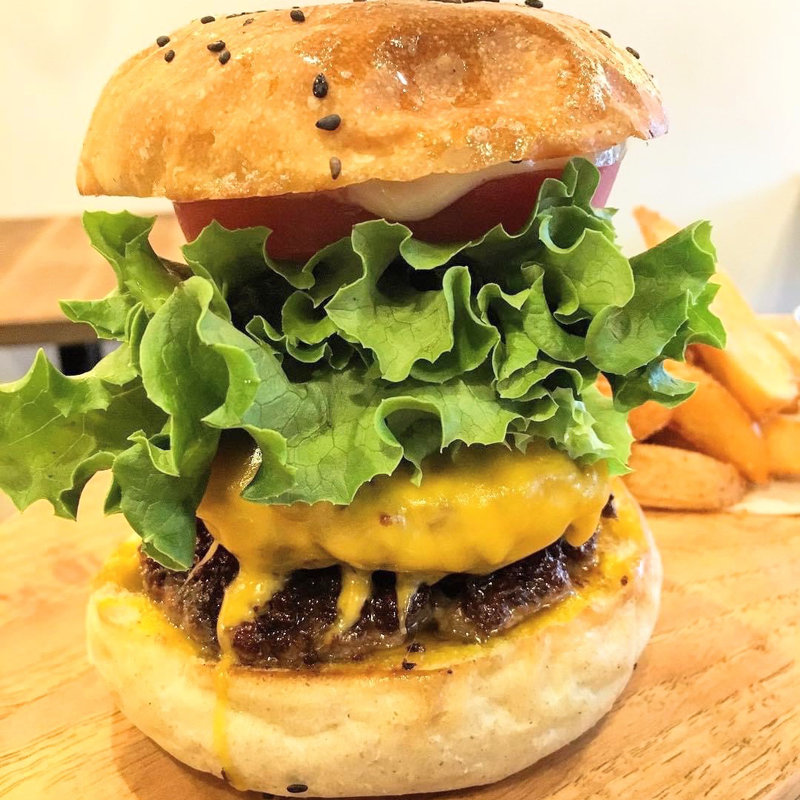 ハーフパウンドチーズバーガー(THE BURGER CRAFT)