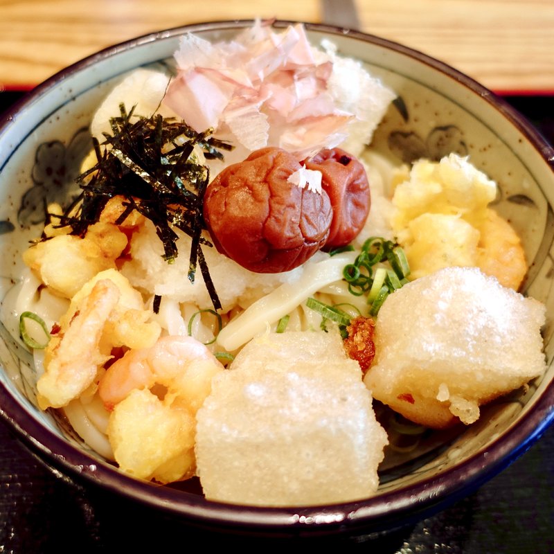 小エビ天と揚げもちの梅おろしぶっかけ(うどん屋 山善)