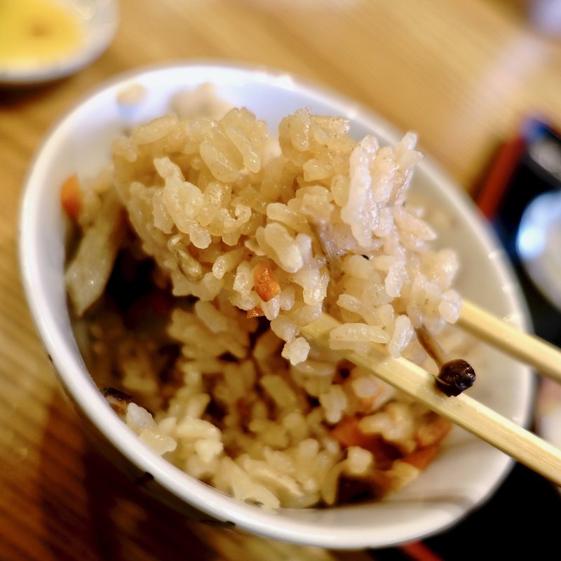 かやくご飯(うどん屋 山善)