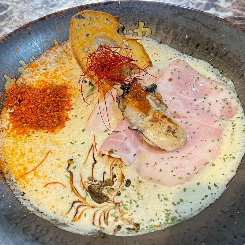 赤牡蠣ラーメン（2辛）(ただいま変身中)