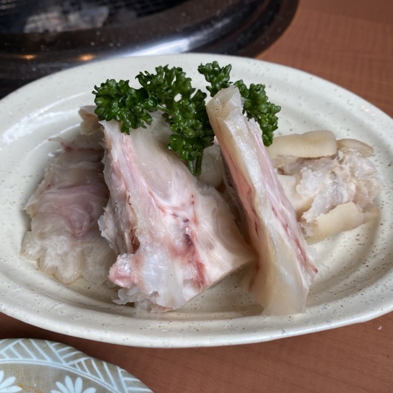 豚足(炭火焼肉イリアちゃん)