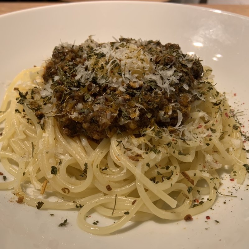 自家製北海道キーマ風スパイシーミートソース「下川六◯酵素卵」添え(麦と卵　新宿西口店)