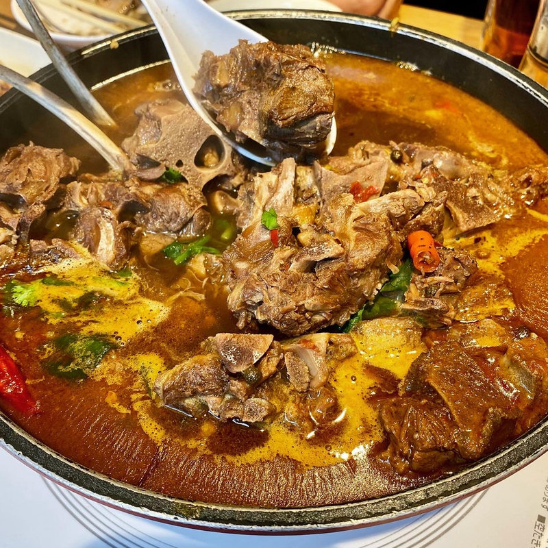 骨つきラム肉火鍋(羊肉専門店 辰 TATSU)