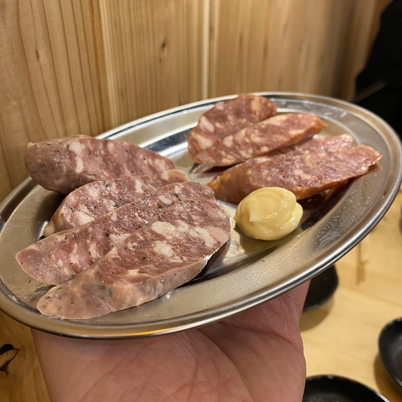 自家製タンウインナー ハーブ&チョリソー(大衆ホルモン・やきにく 煙力 中村公園駅前店)