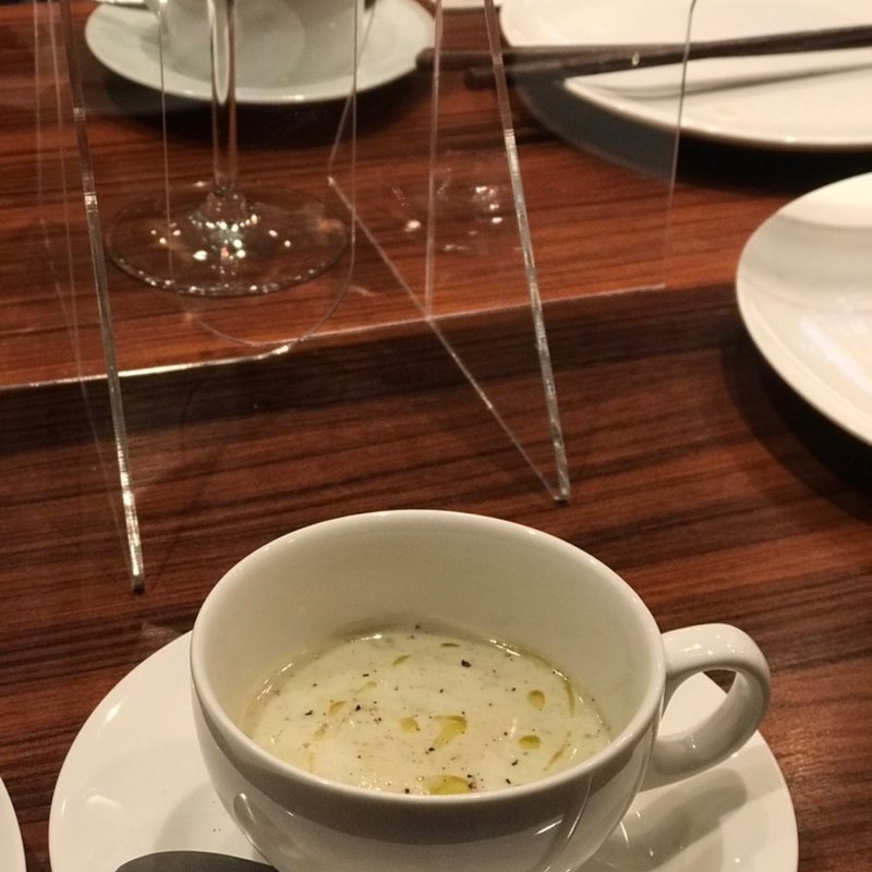 枝豆のポタージュ(カフェ＆シーフードバルべセル)