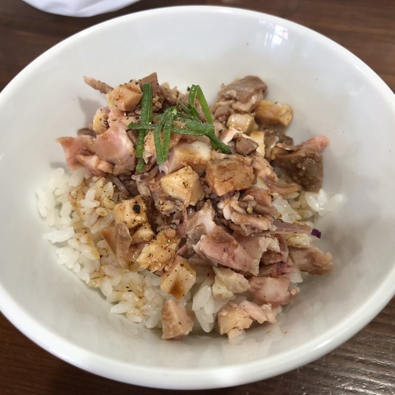 チャーシュー丼(麺や翡翠)