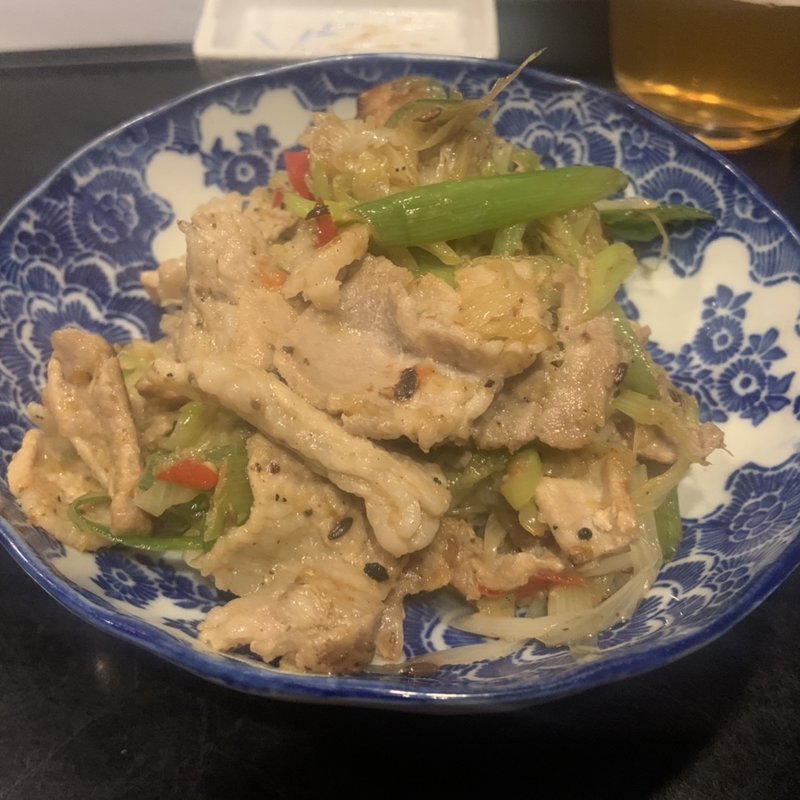 発酵とうがらしの葱豚炒め(香料料理 咖喱 酒 牧谿 | もっけい)