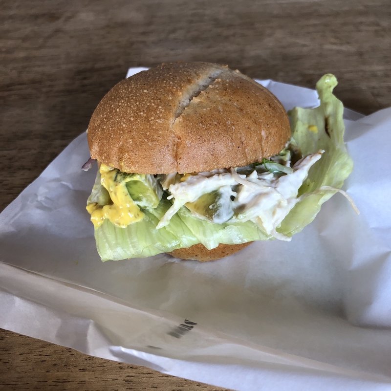 モーニングB 彩り野菜とアボカドチキン(ドトールコーヒーショップ 神保町すずらん通り店)