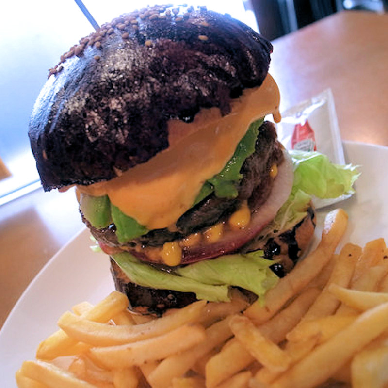 アボカドチーズバーガー＋ポテトMコンボ(ジューシー・オールスターズ ハングリーヘブン)