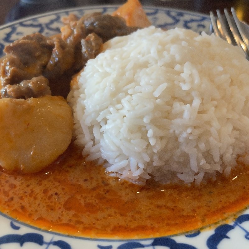 煮込み牛肉とジャガイモカレー(ライカノ)