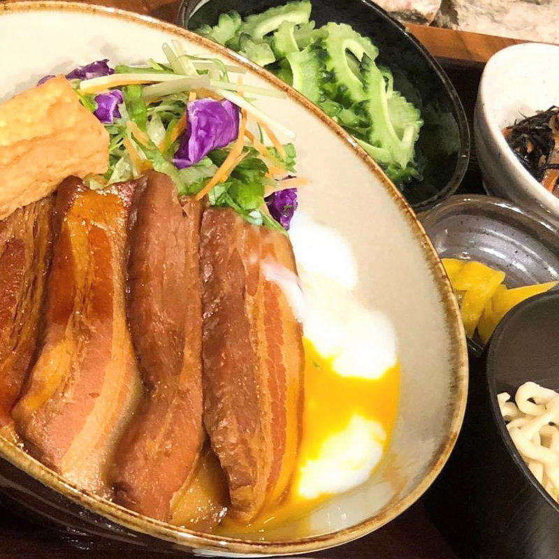 ラフテー丼定食(竹富島)