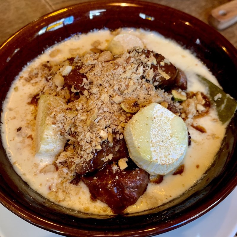 ローストしたピーナッツと栗を使ったラムネサイコロ(東京ロビン)