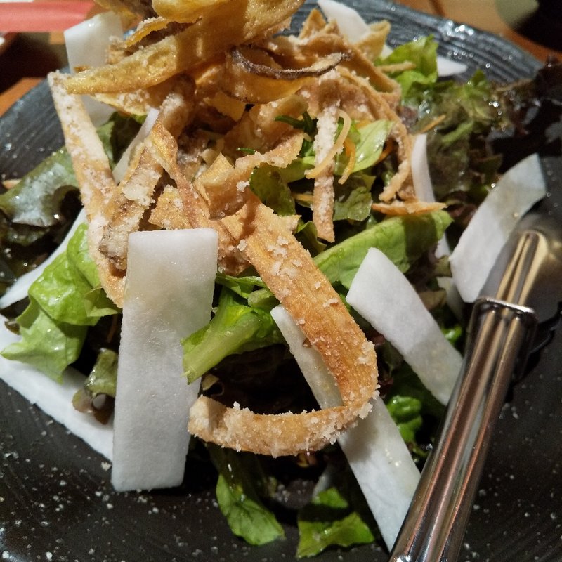 大根とごぼうのパリパリサラダ(大和ほうじ茶ドレッシング)(やまと庵 本店 （ヤマトアン）)