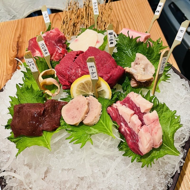 桜満開コース(さくら鍋 鶴我 （サクラナベツルガ）)