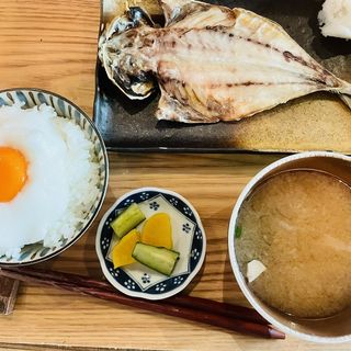 鯵　卵かけご飯定食(カフェ ヨリドコロ)