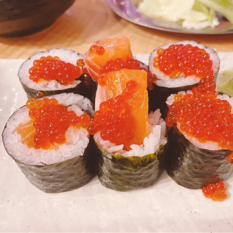 はみ出しサーモン親子(酒ト肴 さしすせそ お初天神店 )