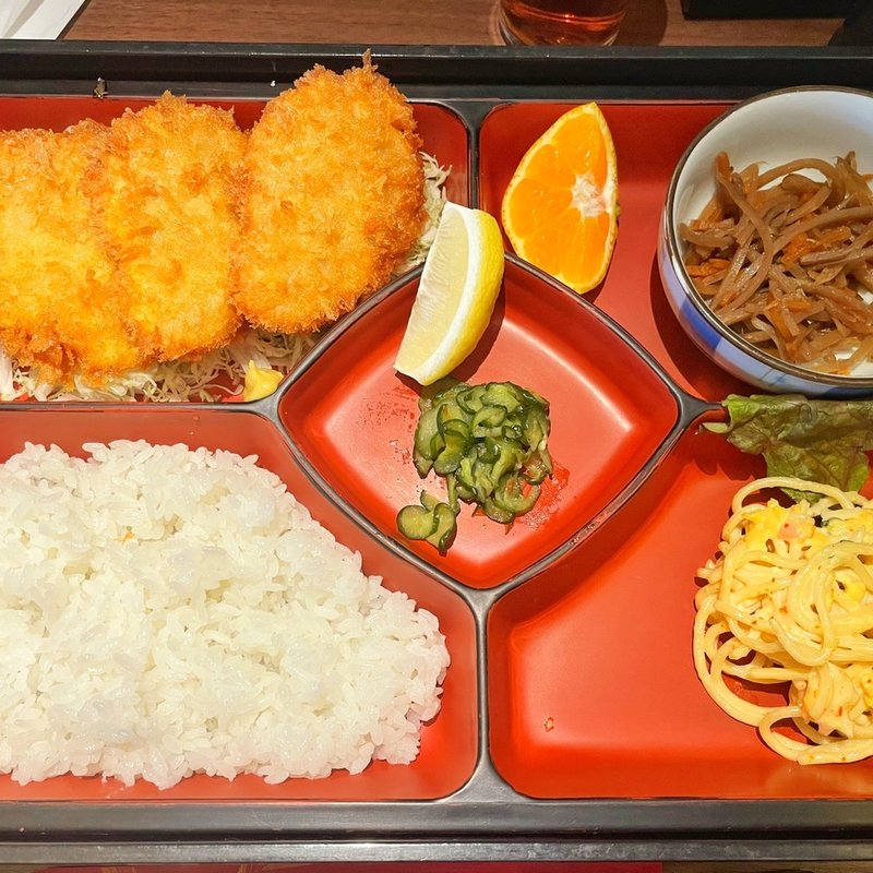 ヒレカツ定食(やどかり 本店 )