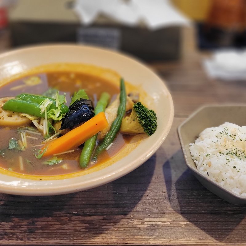 チキンレッグのスープカリー(倉庫カリー 1st )