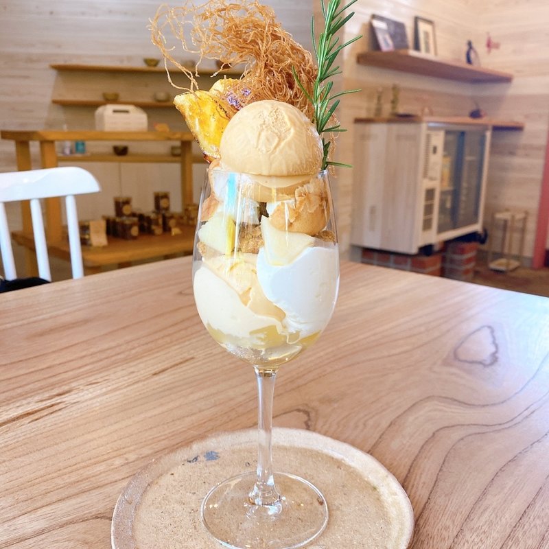 季節のデザート　りんごとキャラメルのパフェ(カフェドミーミ（Café de mimi）)