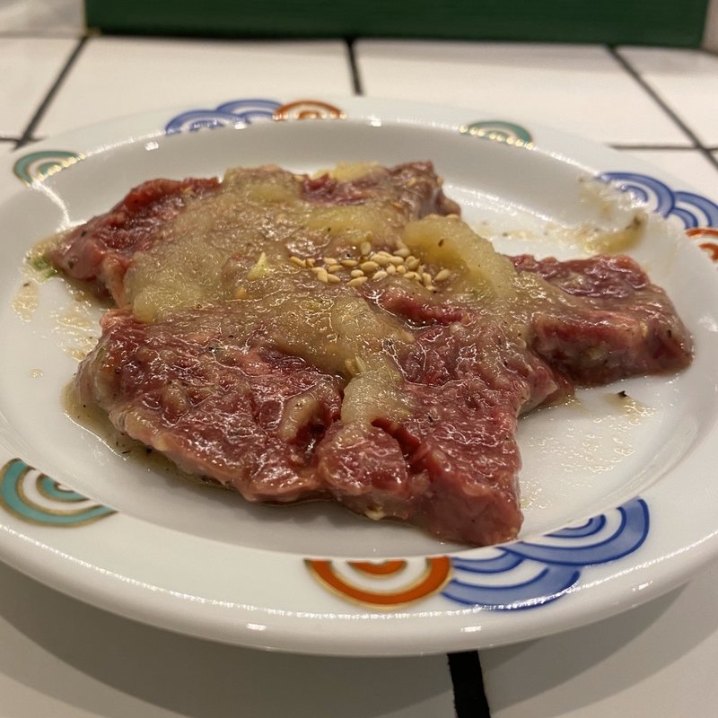 鬼にんにくハラミ(ハーフ)(手もみたれ焼肉原価酒場 世界一暇な焼肉屋Ciccio byなんてこった研究所 御器所店)