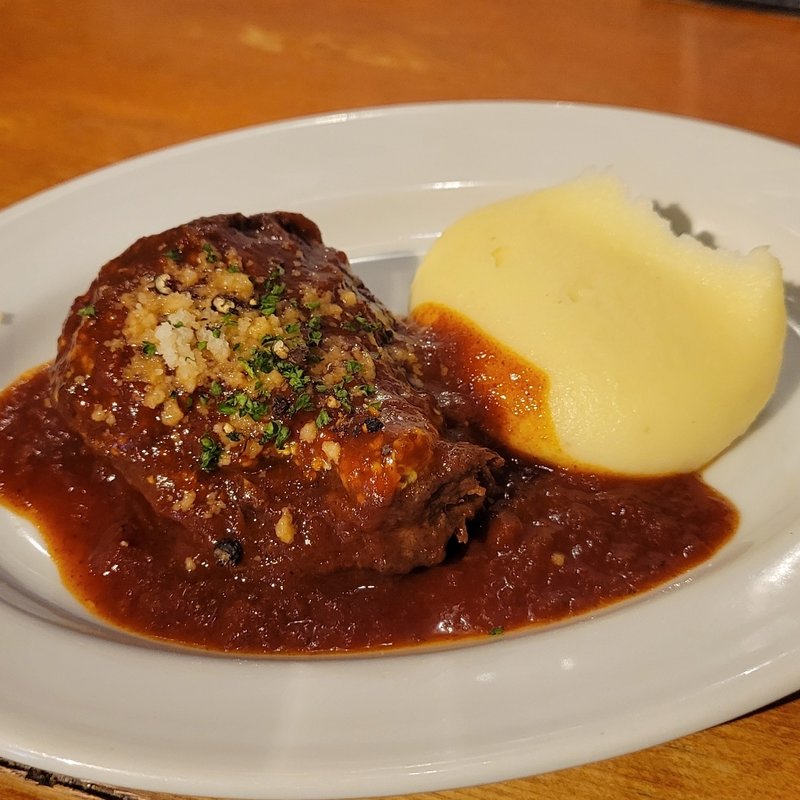 牛タンの赤ワイン煮込み(Bistro 2538 )