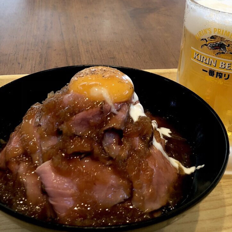 ローストビーフ丼　並盛(Beer Bar 御殿場プレミアムアウトレット)