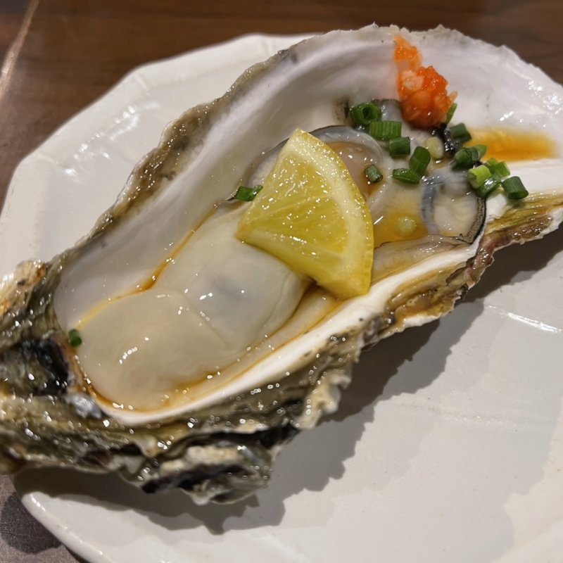 生牡蠣(さかなさま 北千住本店)