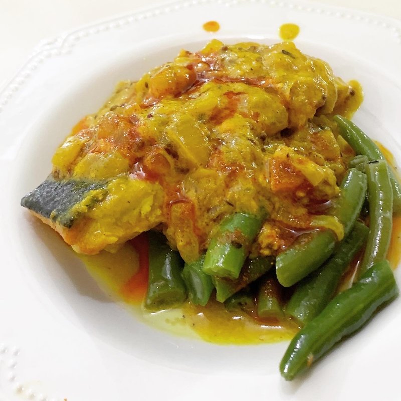 マスタードサーモンカレー(tapir（タピ ）)