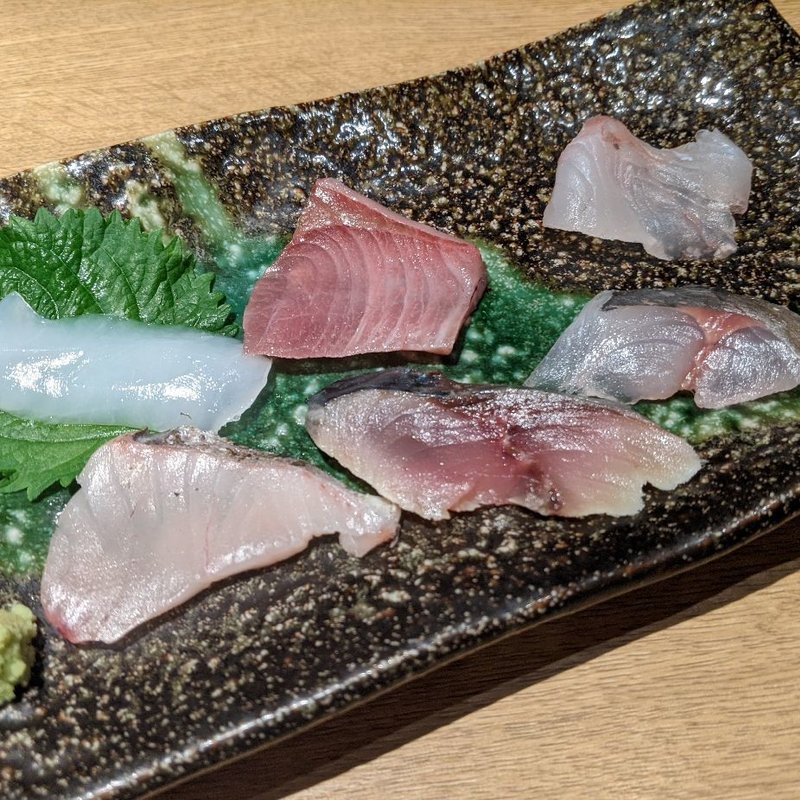 自慢の刺身盛り合わせ(ぎんざ 阿吽 )