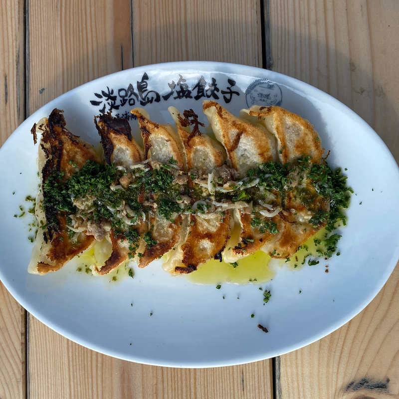 地物しらすとアンチョビソースの塩餃子(淡路シェフガーデン)