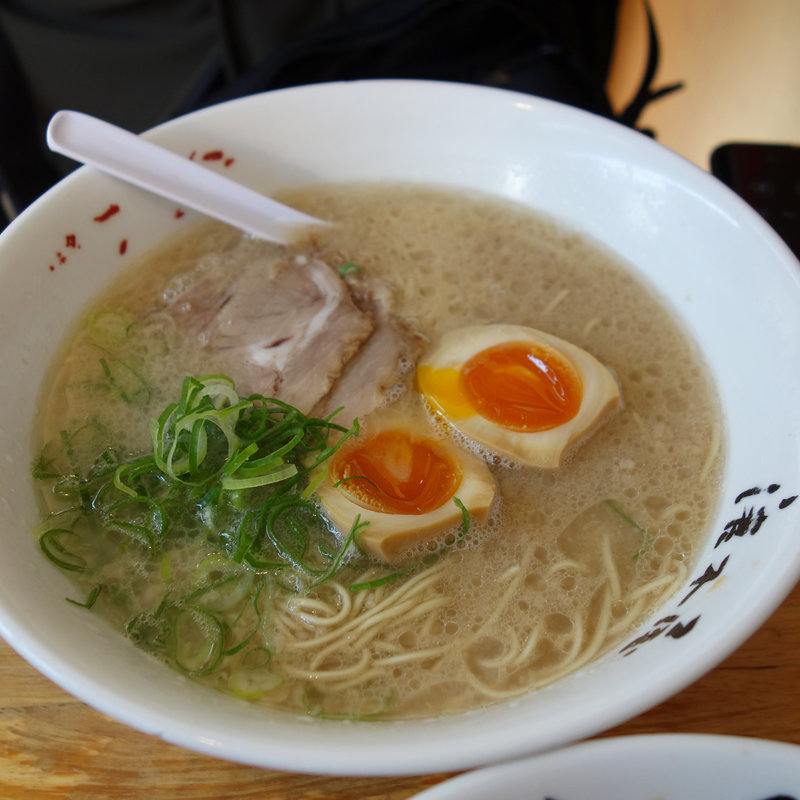 煮玉子ラーメン(博多ラーメン 唐木屋 七隈店)