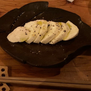 モッツァレラチーズの味噌漬け(がりばるでぃ根津)