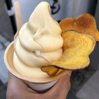 蜜芋ソフトクリーム(神戸芋屋 志のもと)