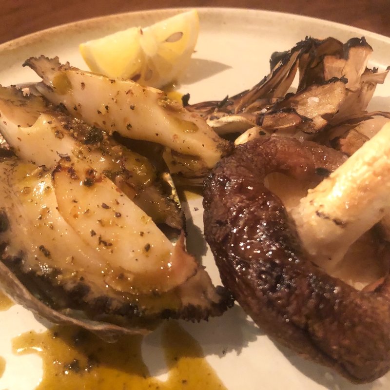 鮑と原木椎茸　肝のソース(PEZ)