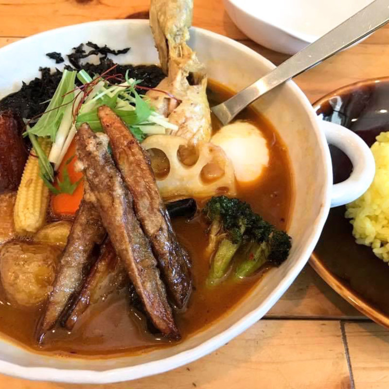 チキンベジタブルのスープカレー(トムトムキキル)