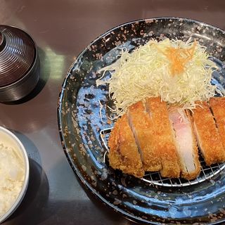 厚切りロースカツ定食(梅八 阪急三番街店)