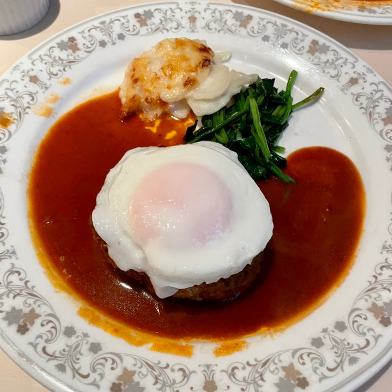 ハンバーグ目玉焼き添え(コースメイン)(ココット )