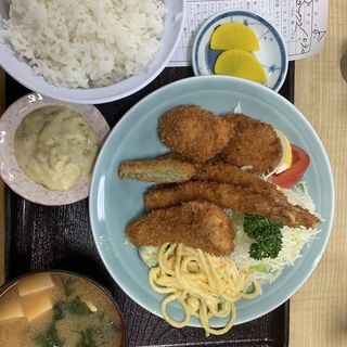ミックスフライ定食(動坂食堂 （ドウザカショクドウ）)