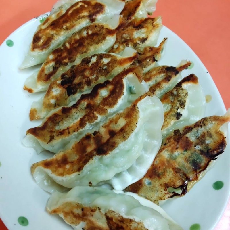 餃子　写真は2人前(上海飯店)