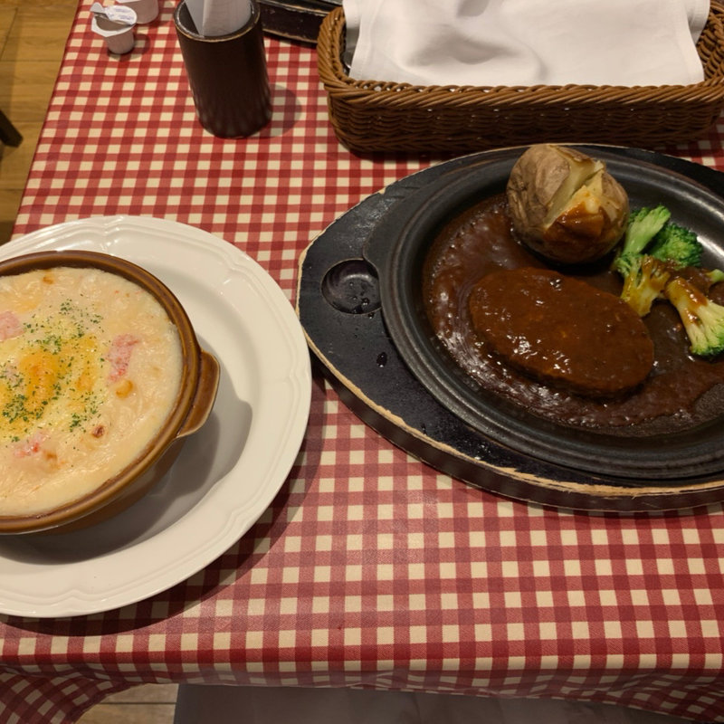 (キハチ カフェ 日比谷シャンテ)