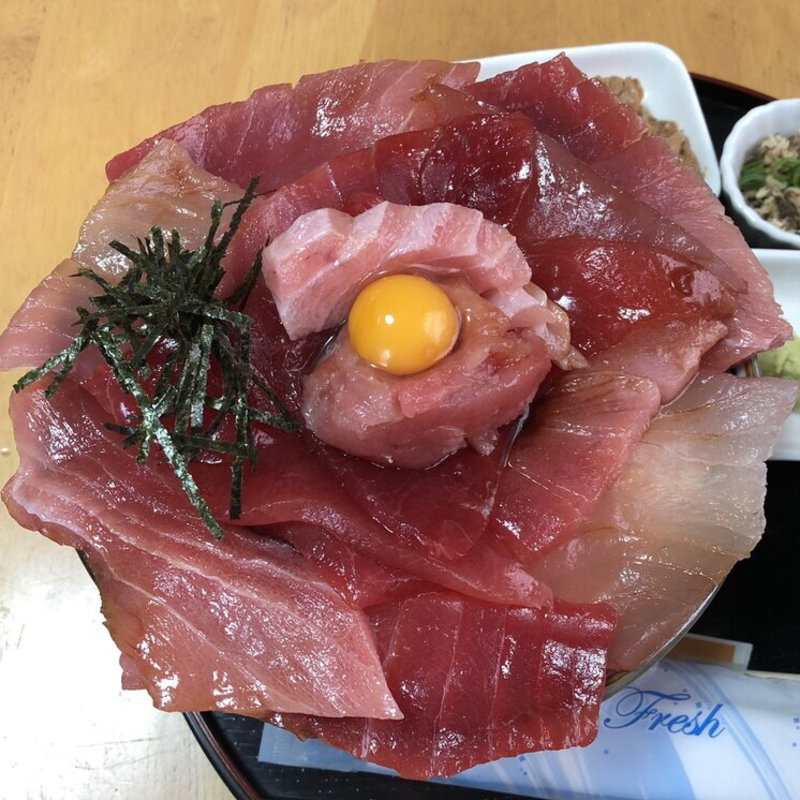 絶品特製大和丼(お食事処　大和 （ヤマト）)