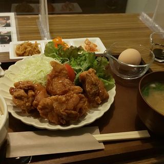 ハナノアンの定食「唐揚げ トリュフソース」(Dining Cafe Hananoan

)
