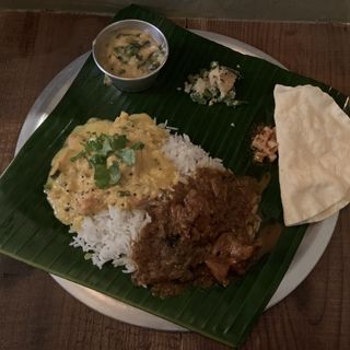 カレー3種(サッパドゥレディ (SAPPADU READY))
