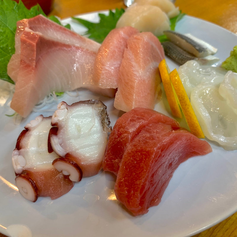 刺身盛り合わせ(1人前)(握り七福神 高円寺本店)