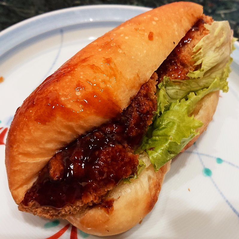 ソースがうまい牛肉コロッケドッグ(カンテボーレ 大日店)