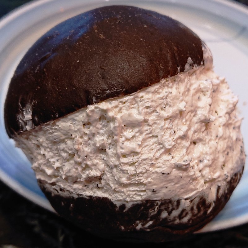 ブラックマリトッツォ(カンテボーレ 大日店)