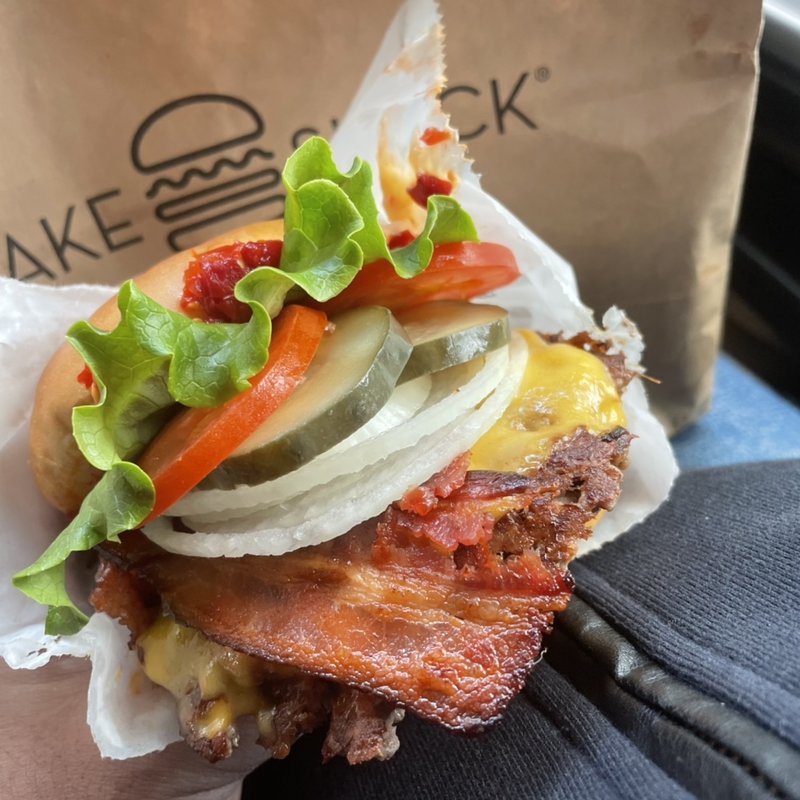 Smoke shack(シェイクシャック外苑いちょう並木店)