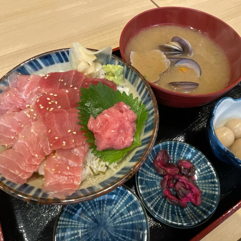 まぐろ丼(大船海鮮食堂 魚福)