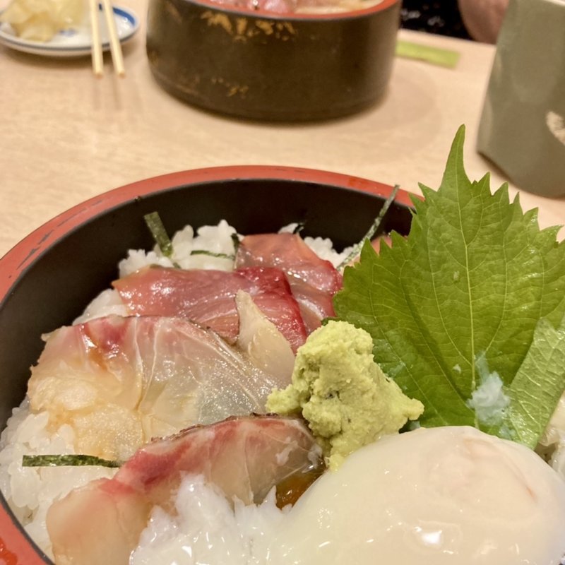 わらさと鯛の2色漬け丼(寿司 う月 （すしうげつ）)